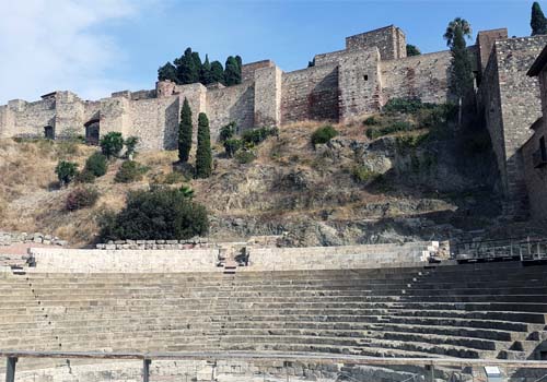 Vista del teatro romano y Alcazaba de Málaga